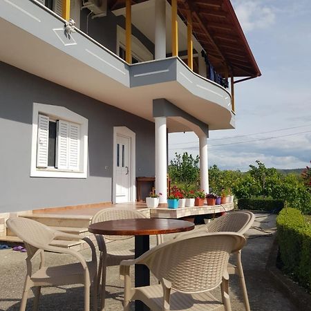 Rent Rooms Sakolli 베라트 외부 사진