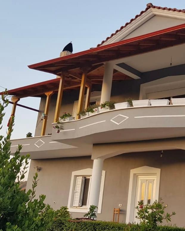 Rent Rooms Sakolli 베라트 외부 사진