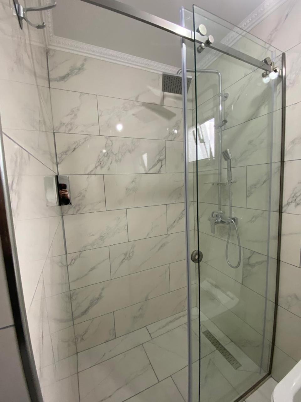 Rent Rooms Sakolli 베라트 외부 사진