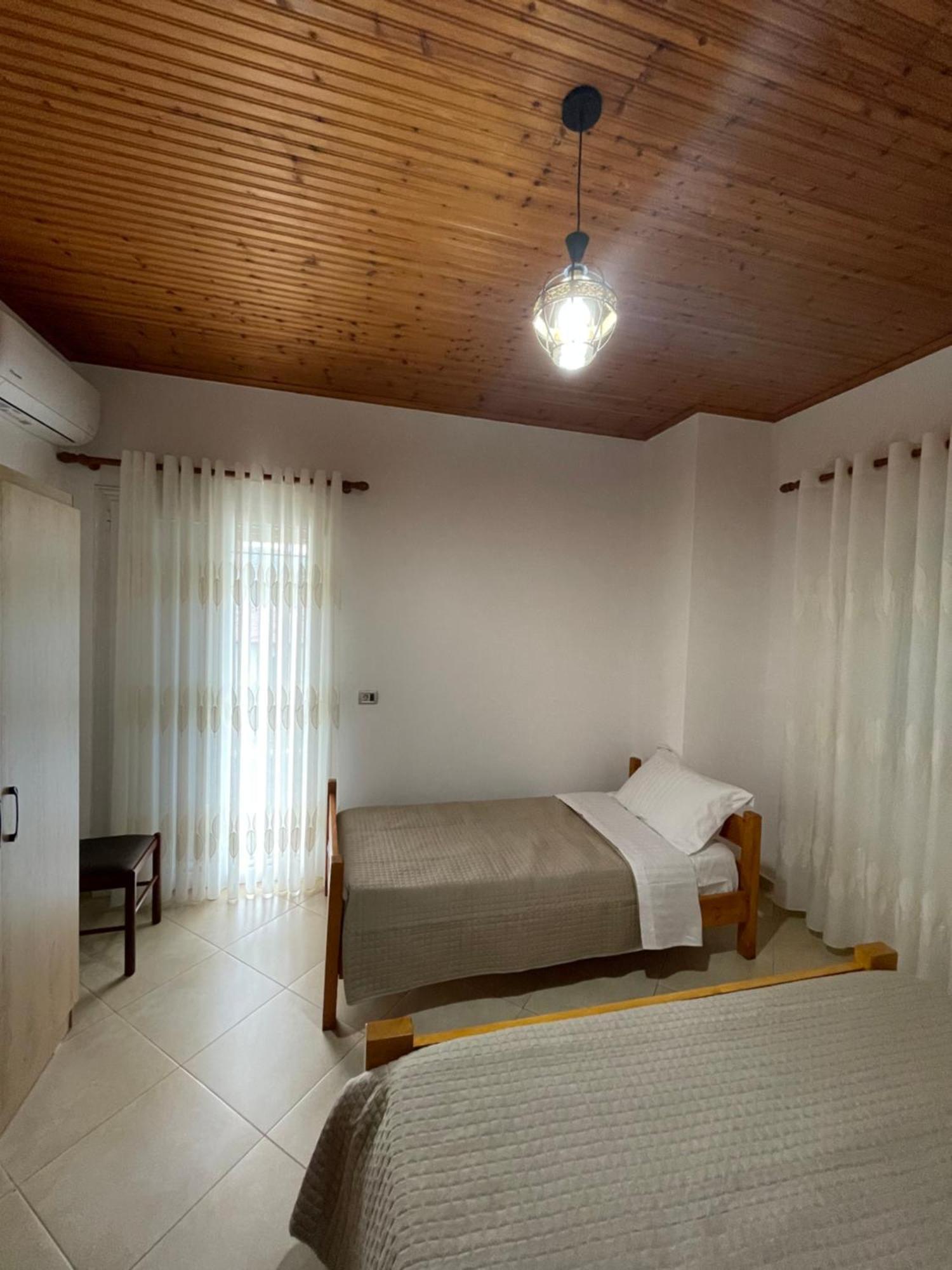Rent Rooms Sakolli 베라트 외부 사진