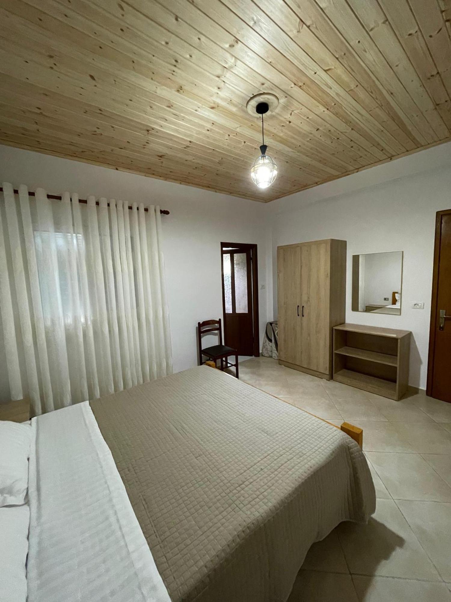 Rent Rooms Sakolli 베라트 외부 사진